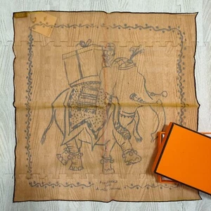 Unused w/box HERMES Petit Carre 45 a votre service mousseline Silk Scarf 41cm - Picture 1 of 22