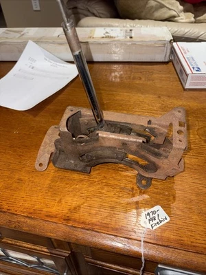 Palanca de cambios automática Chevy Camaro/Pontiac Trans Am Firebird 1970-1981 Foto 1 de 4