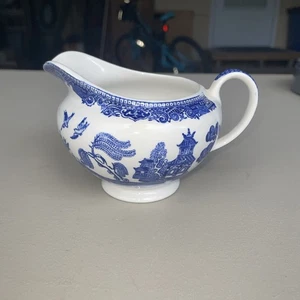 Vintage Johnson Brothers Blue Willow Creamer Pitcher Made in England - Picture 1 of 7