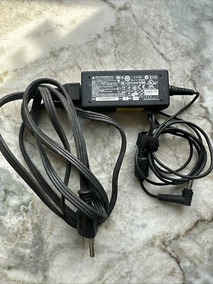 Cargador adaptador de corriente alterna Delta ADP-30JH-B original OEM 19V 1,58A 30 W 5,5 x 1,7 mm Foto 1 de 4