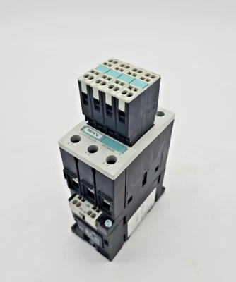 SIEMENS 3RT1035-3BB40 CONTACTOR W (4) 3RH1921-2CA01 AUX. CONTACT BLOCK - Image 1 of 4