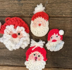 Vintage Konvolut 4 Häkeln Weihnachtsmann Kopf Ornamente Selbstgemacht - Bild 1 von 3