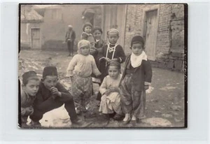 Macedonia - Group of Macedonian children - PHOTOGRAPH Size 12 cm. X 8.5 cm World - Picture 1 of 2
