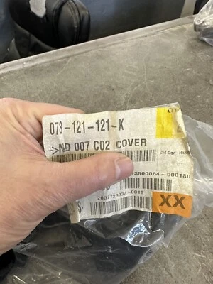 AUDI A6 QUATTRO VW PASSAT (1998-2005) Carcasa Termostato (Plástico) GENUINA Foto 1 de 4