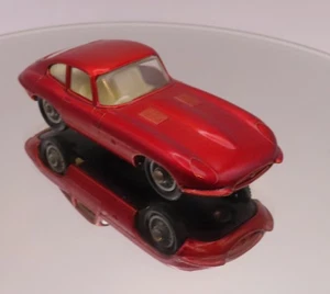 Vintage Matchbox Series #32 E-Type Jaguar-Lesney-Metallic Red Near Mint - Picture 1 of 2