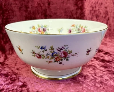 A Gorgeous Vintage 9” Minton Marlow Pedestal Bowl. - Image 1 of 4