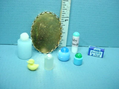 Bandeja miniatura con kit de productos para bebés #51010 Hudson River escala 1/12 Foto 1 de 2