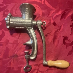 Alter manueller Fleischwolf massiv Nr. 50 mit Handkurbel - Bild 1 von 3