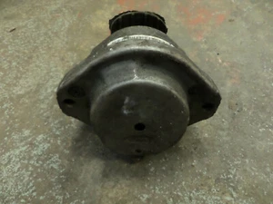 GENUINE BMW E60 E61 E64 5 6 Series Passenger Left Side Engine Mount 6774619 - Picture 1 of 3