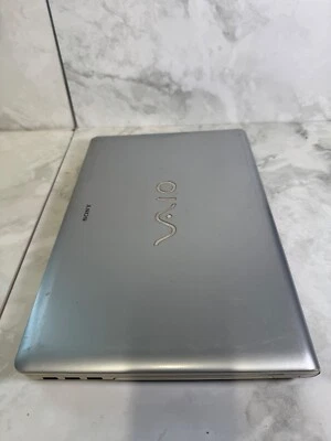 Notebook Sony VAIO VPCF11M1E – Windows 7 – Intel – Vintage da Collezione - Immagine 1 di 4