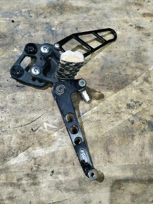 2007-2008 suzuki gsxr 1000 ADJUSTABLE SHIFT SIDE driver rearset healguard - Image 1 of 4
