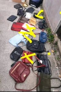 Damentaschen 15 Stück, teilweise neu, viele echtes Leder, nur als Komplett wird - Bild 1 von 23