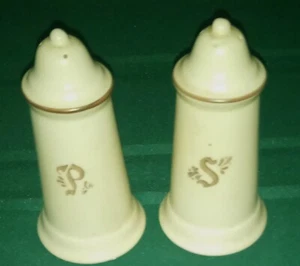 Salero Pfaltzgraff Village 6" de alto 275 - Imagen 1 de 1