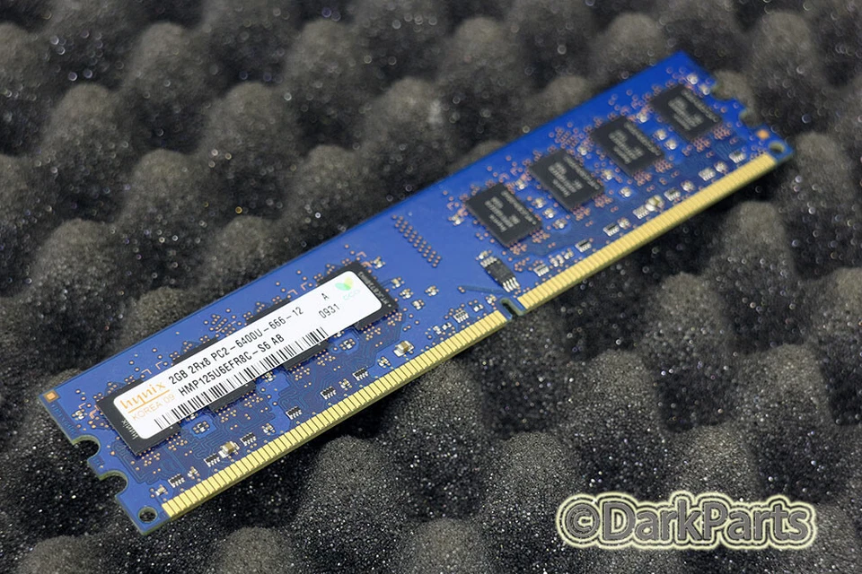 1X2GB Hynix HMP125U6EFR8C-S6 2GB Memory PC2-6400U-666-12 RAM DDR2-800MHz - Immagine 1 di 1
