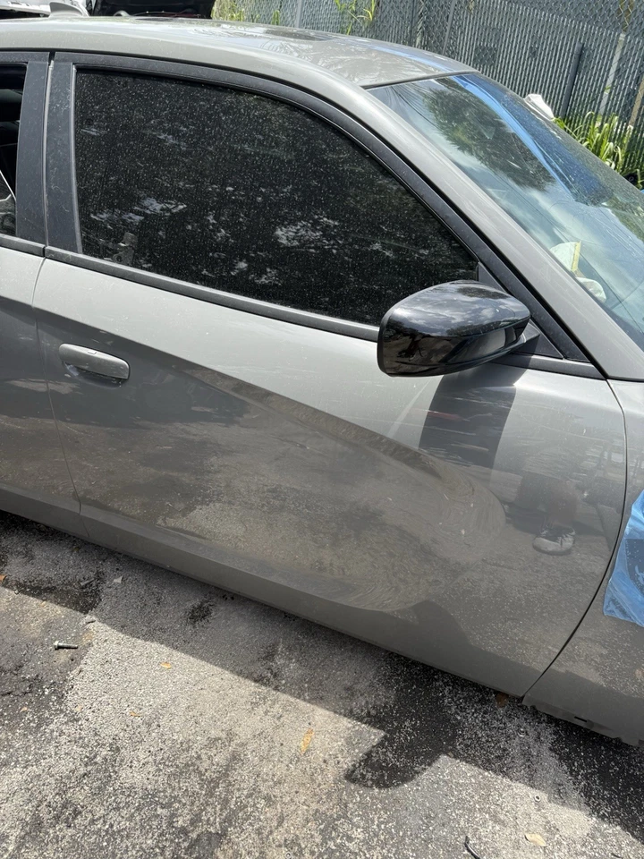 Dodge Charger 2015-2023 solo carcasa puerta delantera derecha🔥 Foto 1 de 1