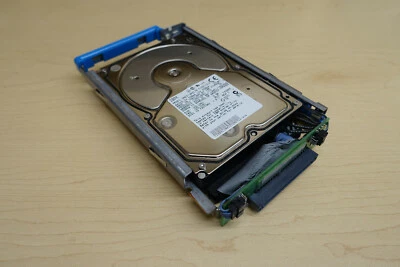 IBM 25L1861 DNES-309170 9GB 3.5" SCSI HDD (P/N:25L1861 FRU:25L3101 06H8631) - Image 1 of 4