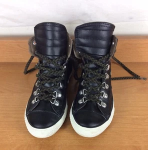 Converse Chuck Taylor leather All Star Athletic Shoes Size 4 Junior - Picture 1 of 7