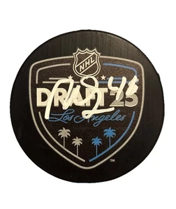MATTHEW SCHAEFER SIGNIERT 2025 NHL DRAFT PUCK AUTO #1 AUSWAHL NEW YORK ISLANDERS - Bild 1 von 1