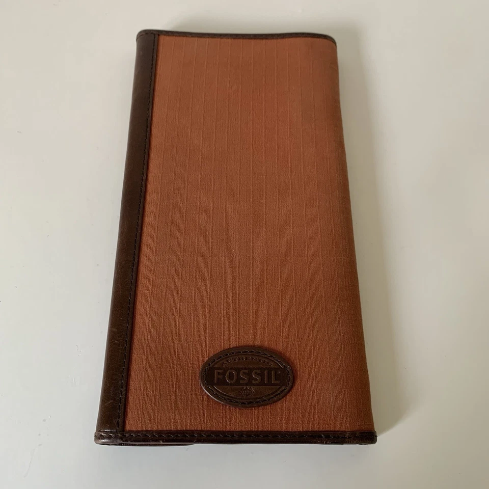 Cartera de viaje marrón fósil porta pasaporte organizador cierre a presión Foto 1 de 4