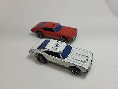1977 Hot Wheels Red Line Flying Colors Olds 442  Police Cruiser & Fire Chief Lot - Image 1 of 4