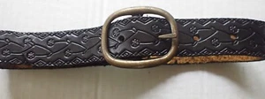 UNISEX SMALL VINTAGE BLACK HAND TOOLED LEATHER BELT 1" WIDE SIZE 17 FLOWER - Picture 1 of 5