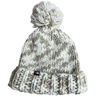 The North Face tejido a mano niñera pom gorro tejido mujer talla única beige tostado Foto 1 de 4