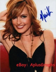 MARISKA HARGITAY... Drop Dead Gorgeous (SVU) SIGNED - Picture 1 of 1