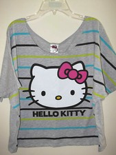 T-shirt roblox girl cute hello Kitty 😻  Camisas recortadas, Estilismo  para parejas a juego, Camisetas de chica