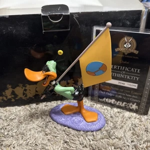 Looney Goebel Spotlight Collection In the Name of Earth Duck Dodgers mit Box Daffy - Bild 1 von 5