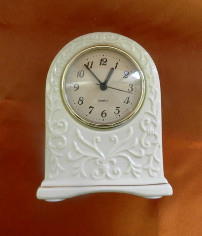 Ceramic desk clok Ivory Cover
