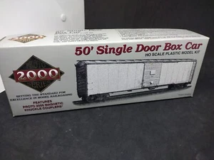 Proto 2000 Series 50' Single Door Box Car Brown #81576 - Picture 1 of 7