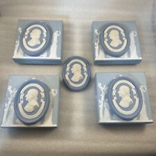 Set of 5 Blue jasperware "Piers Anthony Weymouth Wedgwood 1954-2014" medallion