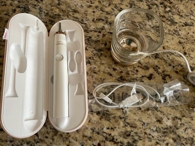 Philips Sonicare Diamond Clean Cepillo de dientes recargable con cargador - USADO Foto 1 de 1