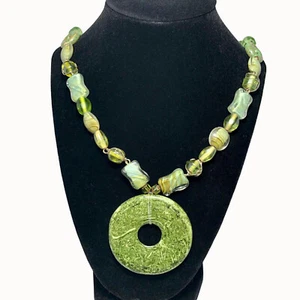 Vintage 1980s Handmade Green Beaded Necklace w/ Large Round Pendant 14" - Picture 1 of 12