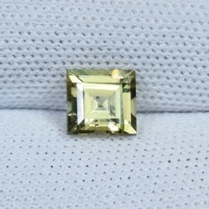 0.93 ct BEST GRADE LIME YELLOW NATURAL CHRYSOBERYL - 5 mm SQUARE Gemstone Video - Picture 1 of 3