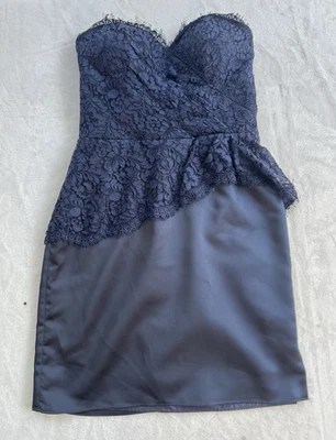 Vestido Mackenzie Michaels de encaje y seda azul marino talla 8 Foto 1 de 4