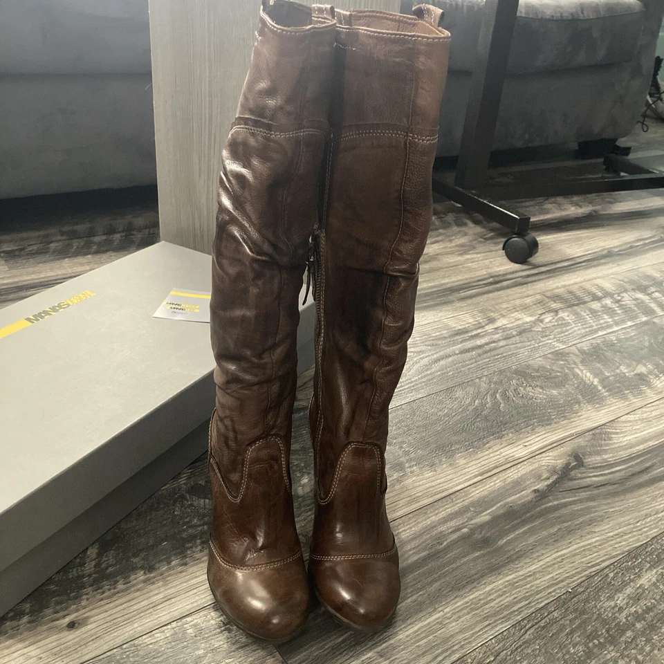 Botas Mujer Diseño Manas Cremallera Lateral Cuero Marrón. Talla 7,5 Buen Estado. Foto 1 de 4