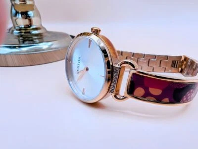 Womens Watch Quartz  Swiss Movement Crystal Face Swiss Bracelet Watches - Image 1 of 4