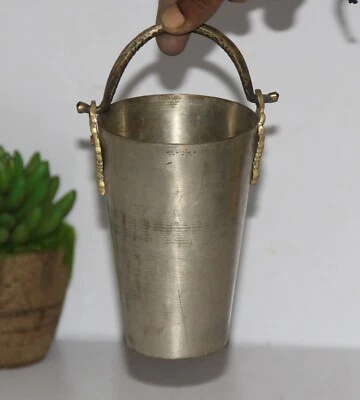 Vaso de vaso antiguo de latón original antiguo hecho a mano grabado floral Foto 1 de 4