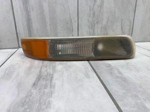 1999-2006 GMC Sierra Yukon & XL Pass Right Corner Marker Turn Signal Light OEM A - Picture 1 of 6