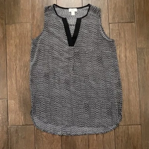 Ann Taylor Loft Black & White Sleeveless Blouse Size Medium Geometric Print - Picture 1 of 5