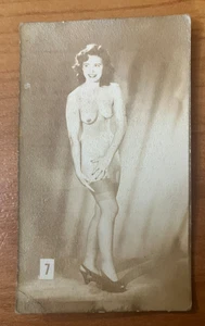 1930s Miracle Fotos Pic-Tease "The Fingers Game" Hollywood Cutie Nude #7 - RARE! - Picture 1 of 2