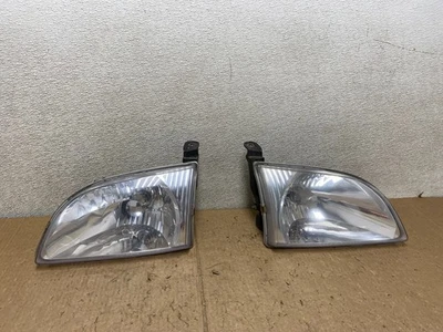 Juego de faros halógenos laterales izquierdo+derecho Toyota Sienna 2001 2002 2003 V3725 DW Foto 1 de 4