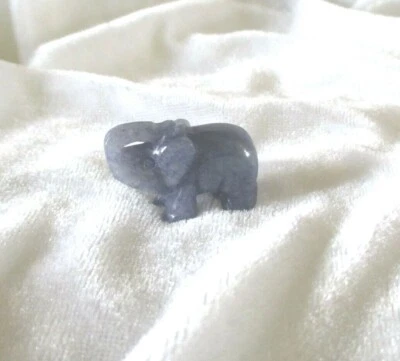 Steingravur  ~~ Skulptur ~~ aus feinem Blauquarz ~~ Elefant - Bild 1 von 4