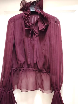 Elegante blusa Oscar de la Renta con volantes de seda transparente Foto 1 de 4