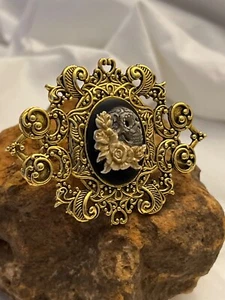 PENDANT BROOCH Cameo SUGAR SKULL HATPIN HAT PIN GARTER WEDDING GOTHIC GOTH lapel - Picture 1 of 6