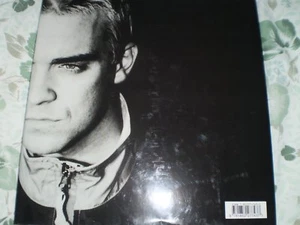 Robbie Williams: Let Me Entertain You, The Official Book. - Picture 1 of 6
