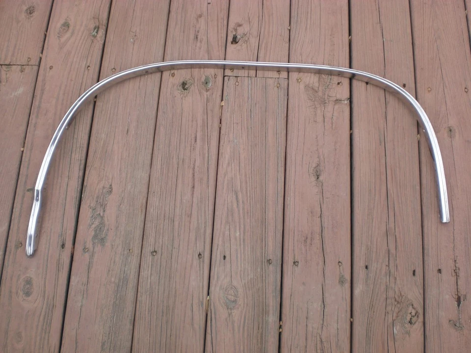 BUICK 1394118 1968; SKYLARK & GRAN SPORT ESPECIAL - EXCEPTO MOLDURAS DE VAGONES; RUEDA Foto 1 de 1