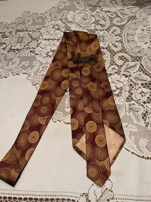 Paul Stuart Rustic Geometric Necktie Mens 100% Tie Handmade in England - Image 1 of 3