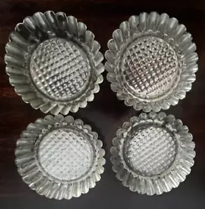 4 Vtg Mini Metal Tins Tart Jello Wax Molds Candy Bake Soap Crafts Assemblage - Picture 1 of 2